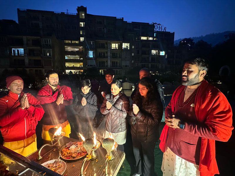 book ganga aarti in rishikesh